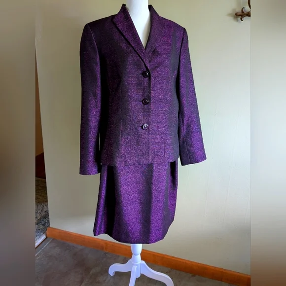 Le Suit Purple Blazer and Skirt Set - Picture 1 of 10